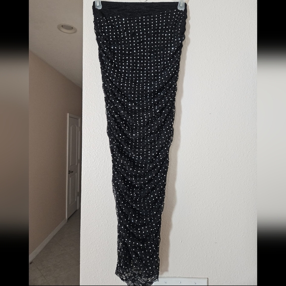 Elegant Zara Jewel Lace Midi Skirt - Picture 8 of 10